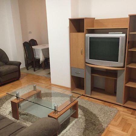 Stan Na Dan Centar Lägenhet Šabac Exteriör bild