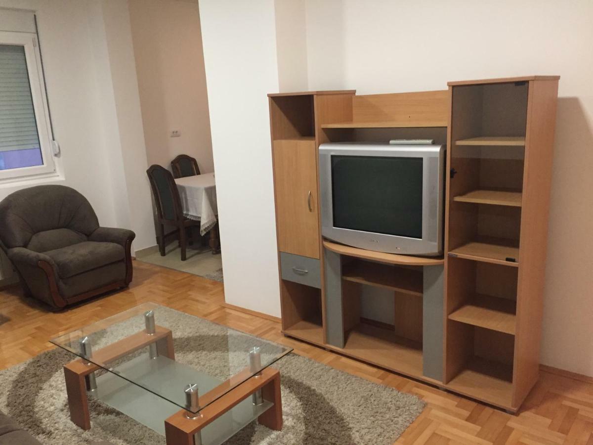 Stan Na Dan Centar Lägenhet Šabac Exteriör bild